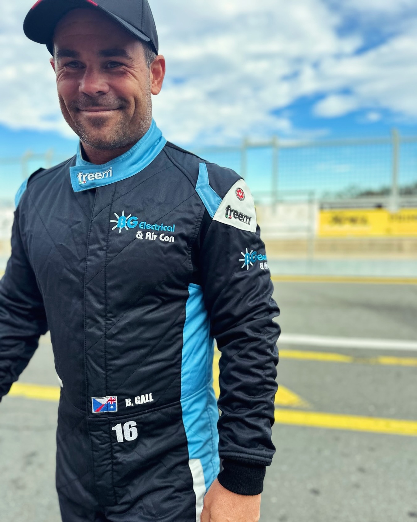 From air cons to apexes Proudly representing BG Electrical & Air Con out on the track in the sponsored race&hellip;